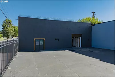 103 Allen St, Kelso, WA 98626 - Photo 2