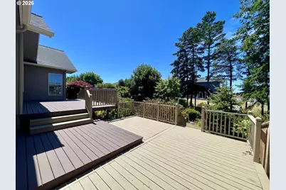 2180 Hayes St, North Bend, OR 97459 - Photo 46