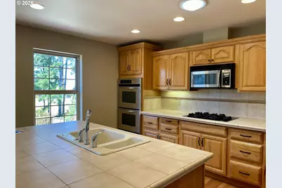 2180 Hayes St, North Bend, OR 97459 - Photo 14