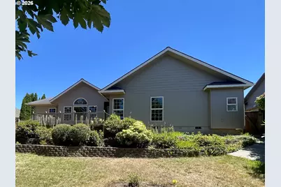 2180 Hayes St, North Bend, OR 97459 - Photo 2