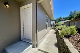 2180 Hayes St, North Bend, OR 97459 - Photo 6