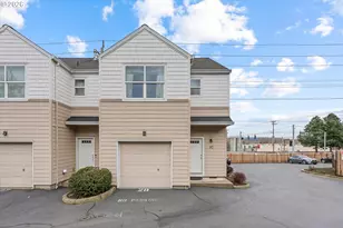 15723 NE Beech 3C St, Portland, OR 97230 - Photo 2