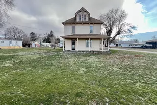 216 E Fulton St, Union, OR 97883 - Photo 2