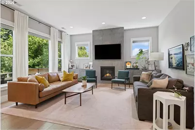 233 S Vermont St, Portland, OR 97219 - Photo 10