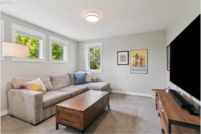 233 S Vermont St, Portland, OR 97219 - Photo 24