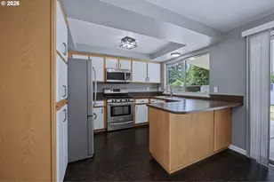 19914 NE Holladay St, Portland, OR 97230 - Photo 8