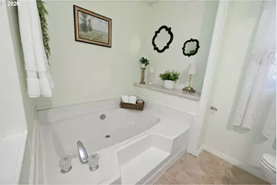 658 S 57th St #35, Springfield, OR 97478 - Photo 14