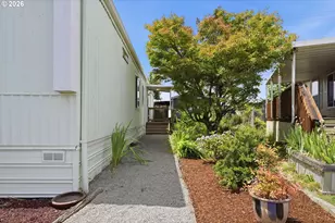 658 S 57th St, Springfield, OR 97478 - Photo 32