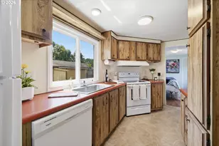 658 S 57th St, Springfield, OR 97478 - Photo 16