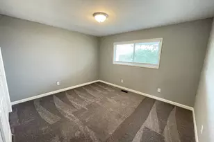 15300 SE Lee Ave, Milwaukie, OR 97267 - Photo 14
