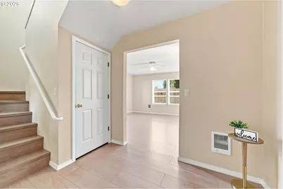 512 NE Roselawn St, Portland, OR 97211 - Photo 4