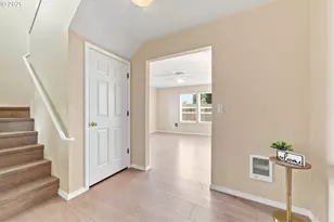 512 NE Roselawn St, Portland, OR 97211 - Photo 4