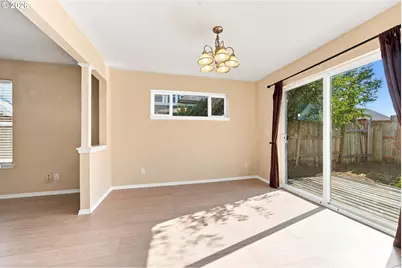 512 NE Roselawn St, Portland, OR 97211 - Photo 12