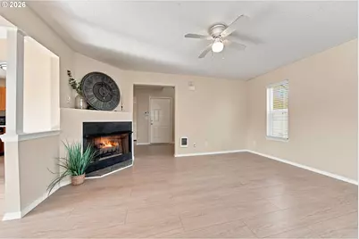 512 NE Roselawn St, Portland, OR 97211 - Photo 8