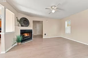 512 NE Roselawn St, Portland, OR 97211 - Photo 8