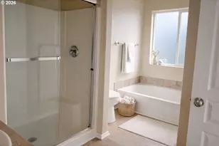 1996 Hawksview Ave SE, Salem, OR 97306 - Photo 16