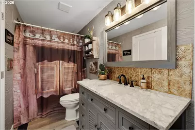 1057 S Pine St, Canby, OR 97013 - Photo 18