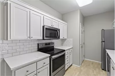 1175 NE 64th Ln, Hillsboro, OR 97124 - Photo 4