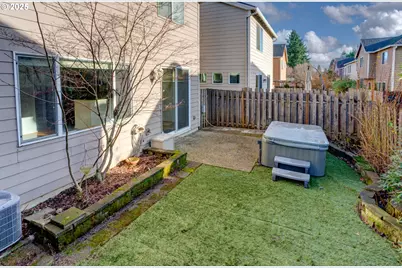 950 SW 17th Way, Troutdale, OR 97060 - Photo 34