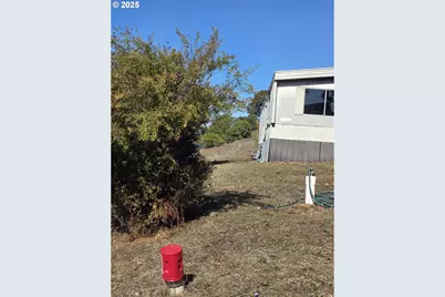 368 Pleasant Ave, Roseburg, OR 97470 - Photo 4