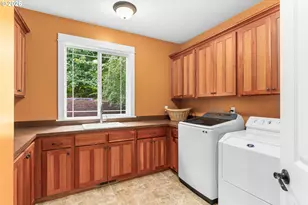 10126 NW Ash Ct, Portland, OR 97231 - Photo 18