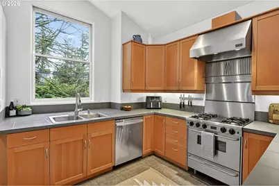 5733 SW Salmon St, Portland, OR 97221 - Photo 8