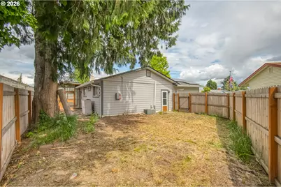 2257 Country Club Ter, Woodburn, OR 97071 - Photo 18