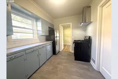 729 NE 117th Ave, Portland, OR 97220 - Photo 8