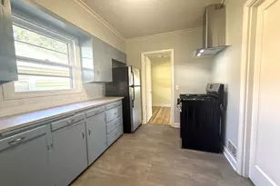 729 NE 117th Ave, Portland, OR 97220 - Photo 8