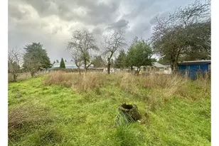 2824 SE 115th Ave, Portland, OR 97266 - Photo 4