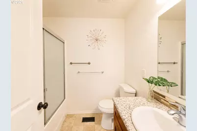 1490 SE 117th Ave, Portland, OR 97216 - Photo 18