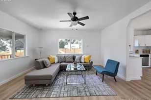 13625 SE Bush St, Portland, OR 97236 - Photo 2