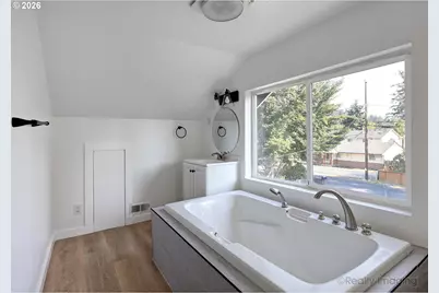 13625 SE Bush St, Portland, OR 97236 - Photo 12