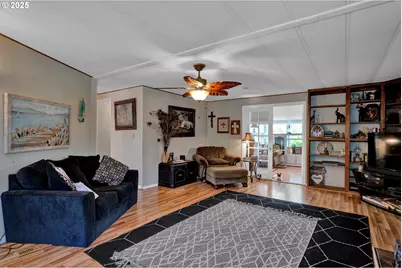 433 Myeena Loop, Florence, OR 97439 - Photo 4