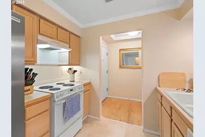 15510 NE Knott St #25, Portland, OR 97230 - Photo 10