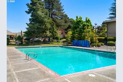 15510 NE Knott St #25, Portland, OR 97230 - Photo 38