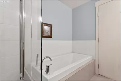 1260 NW Naito Pkwy #801B, Portland, OR 97209 - Photo 40