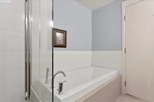 1260 NW Naito Pkwy, Portland, OR 97209 - Photo 40