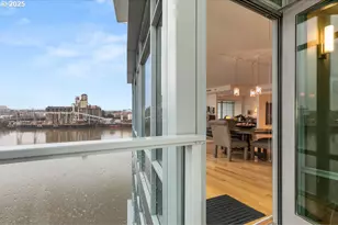 1260 NW Naito Pkwy, Portland, OR 97209 - Photo 36