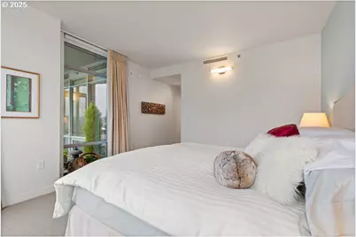 1260 NW Naito Pkwy #801B, Portland, OR 97209 - Photo 34