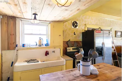 1102 S Roosevelt St, Goldendale, WA 98620 - Photo 10