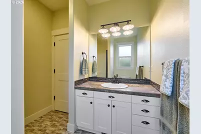 1508 Crestview Dr, Silverton, OR 97381 - Photo 20