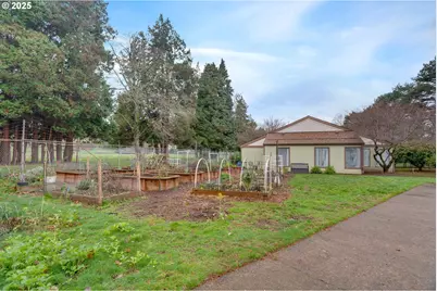 15946 NE Fremont St, Portland, OR 97230 - Photo 32