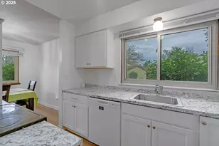 15946 NE Fremont St, Portland, OR 97230 - Photo 16
