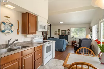 5305 NE 49th St, Neotsu, OR 97364 - Photo 16