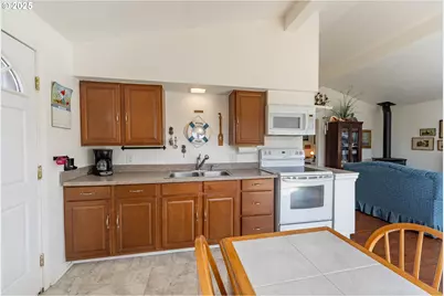 5305 NE 49th St, Neotsu, OR 97364 - Photo 14