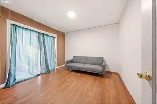 6321 NE Simpson St, Portland, OR 97218 - Photo 8