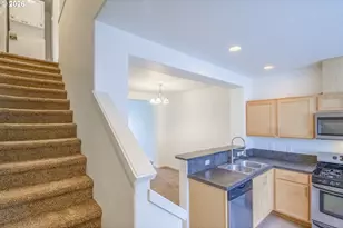 605 NW 118th Ave, Portland, OR 97229 - Photo 12