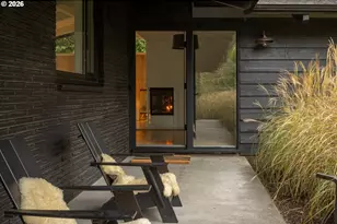 2765 SW Vista Dr, Portland, OR 97225 - Photo 2