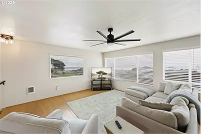 875 Ocean Dr SW, Bandon, OR 97411 - Photo 6